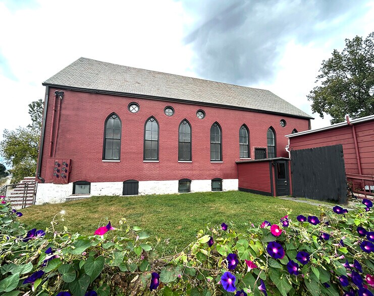 More Photos Of 168 Archibald St, Burlington Storefront Retail Office For Lease