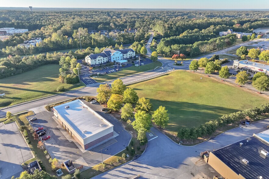 More Photos Of 2200 Interstate Dr, Opelika Auto Repair For Sale