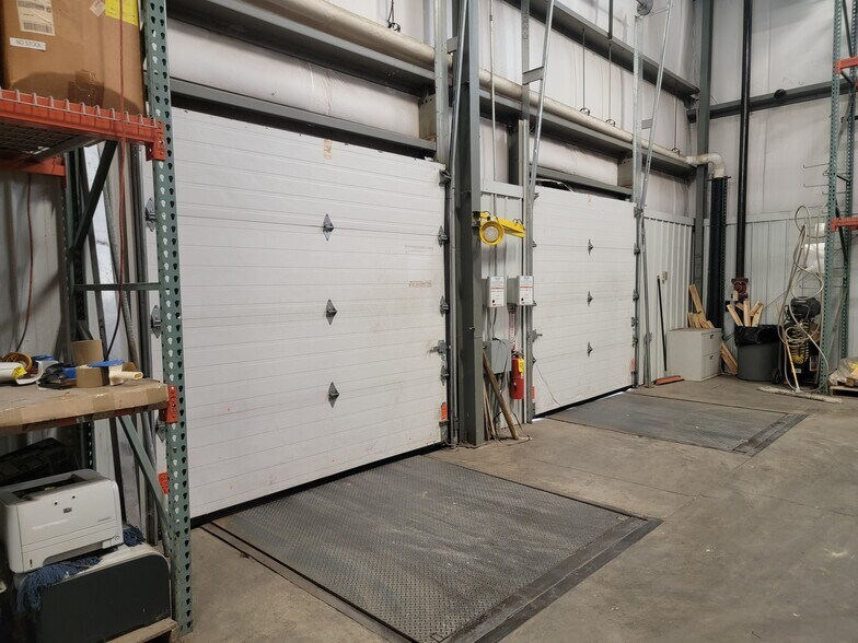 More Photos Of 85-101 Katrine Ln, Lake Katrine Warehouse For Lease