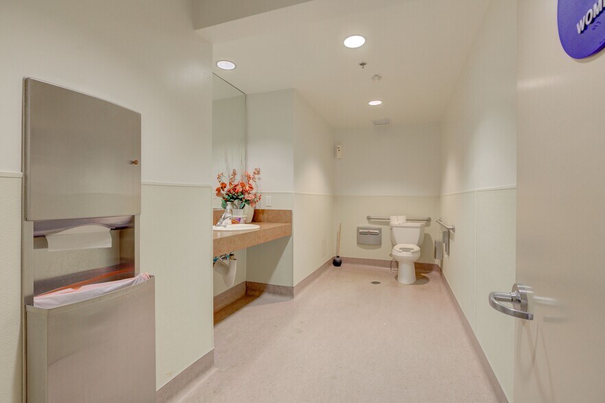 More Photos Of 3440 W Carson St, Torrance Loft Creative Space For Sale
