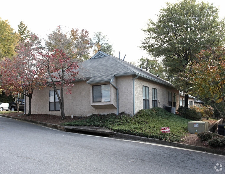 More Photos Of 875 Old Roswell Rd, Roswell Office For Sale