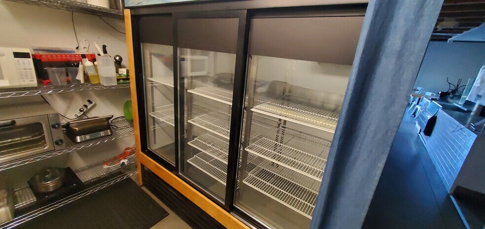More Photos Of 921 Crocker St, Los Angeles Storefront Retail Office For Sale