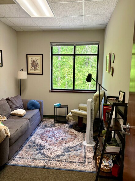 More Photos Of 312-326 Cloister Ct, Chapel Hill Office For Lease