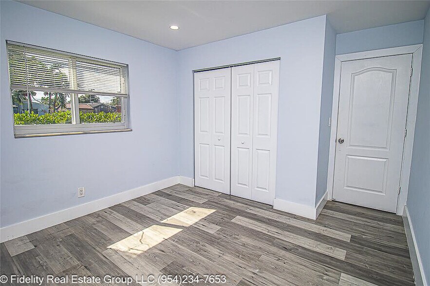 More Photos Of 2432 Sherman St, Hollywood Apartments For Sale