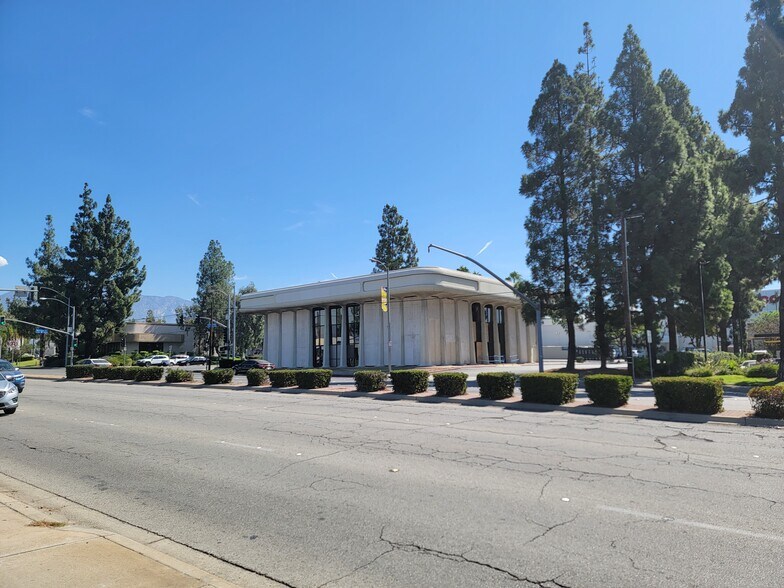 More Photos Of 9133 Central Ave, Montclair Storefront Retail Office For Lease