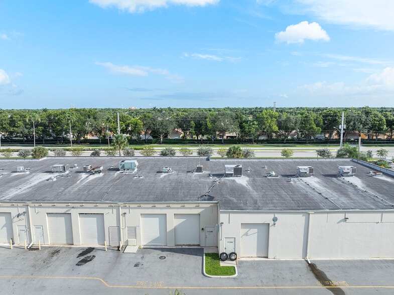 More Photos Of 11300-11354 Wiles Rd, Coral Springs General Retail For Lease