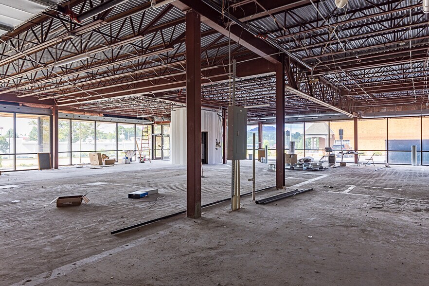 More Photos Of 110 E Mountcastle Dr, Johnson City Medical For Lease