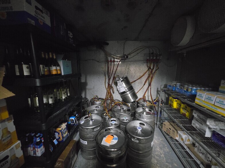 More Photos Of 48 School St, Lincoln Restaurant For Sale