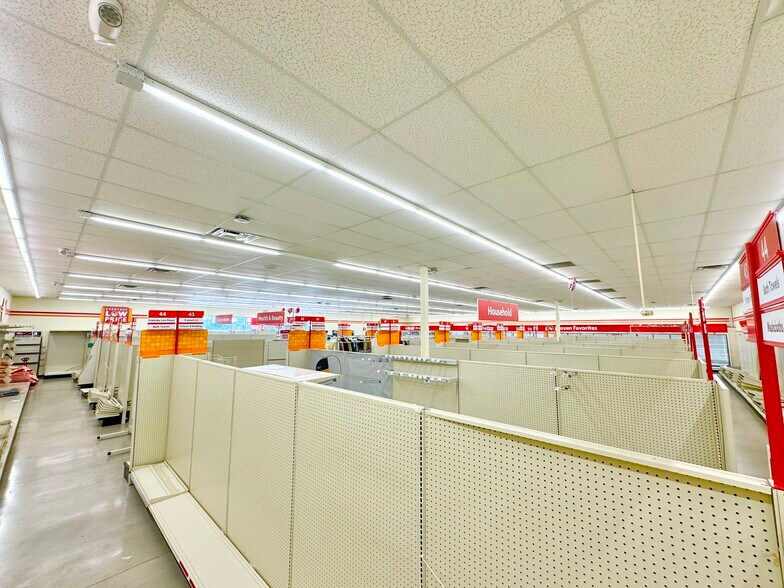 More Photos Of 2101 Central Point Pky, Lima Freestanding For Sale