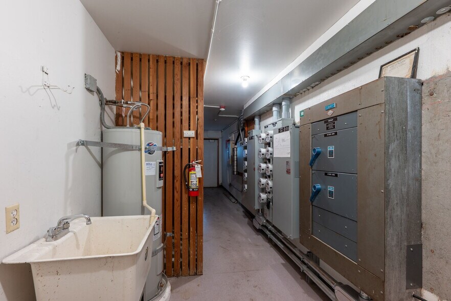 More Photos Of 600 W Emerson St, Seattle Apartments For Sale