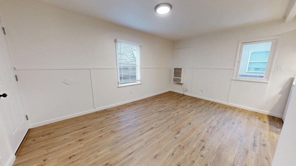 More Photos Of 2715 Twin View Blvd, Shasta Lake Multifamily For Sale