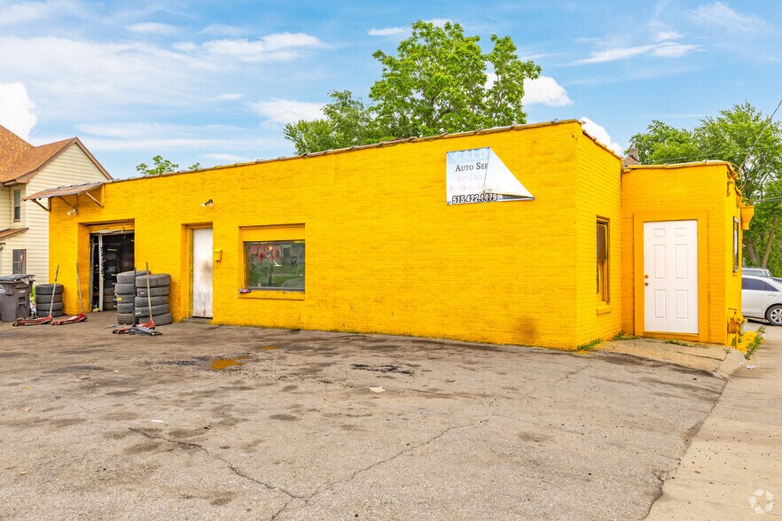 More Photos Of 1501 6th Ave, Des Moines Auto Repair For Sale