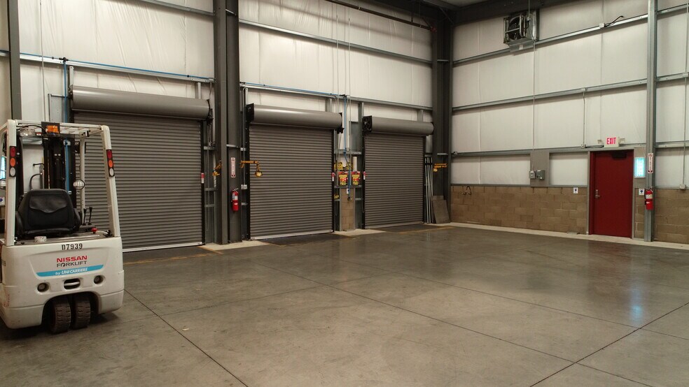 More Photos Of 506-530 El Roya Ave, Modesto Warehouse For Lease