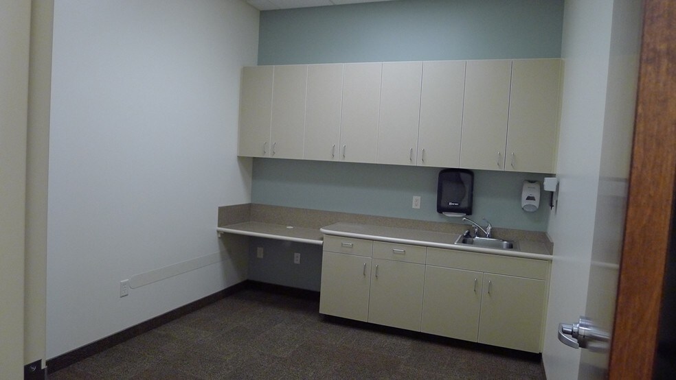 More Photos Of 230 W Georgia Ave, Nampa Unknown For Lease