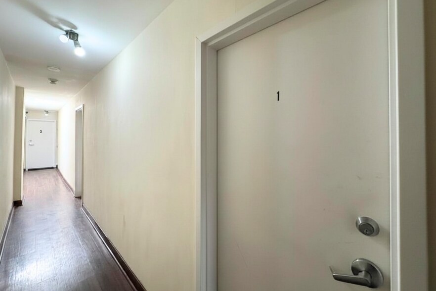More Photos Of 2544 Eglinton Av W, Toronto General Retail For Sale
