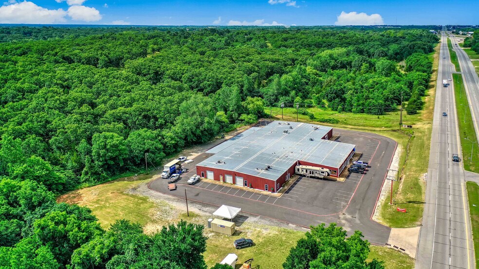 More Photos Of 4006 Texoma Pky, Denison General Retail For Sale