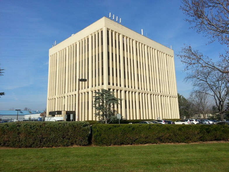 More Photos Of 20 Squadron Blvd, New City Office For Lease