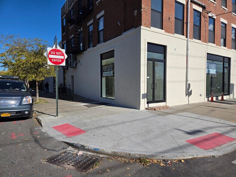 More Photos Of 72 Van Dyke St, Brooklyn Apartments For Lease