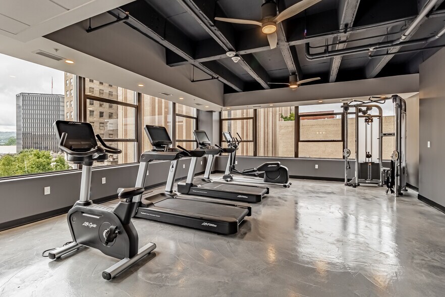 More Photos Of 900 Lee St E, Charleston Apartments For Sale