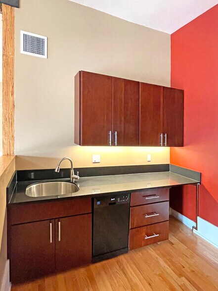 More Photos Of 2371-2373 San Pablo Ave, Berkeley Storefront Retail Residential For Lease