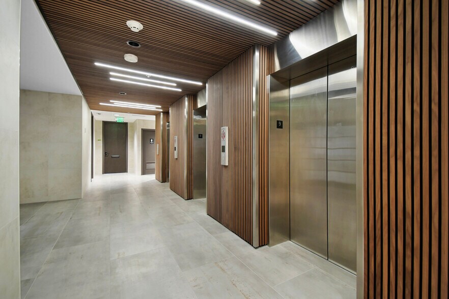 More Photos Of 233 E Bay St, Jacksonville Office For Sale