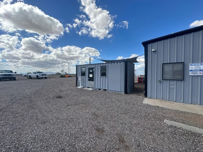 More Photos Of 7777 E Valencia Rd, Tucson Warehouse For Sale