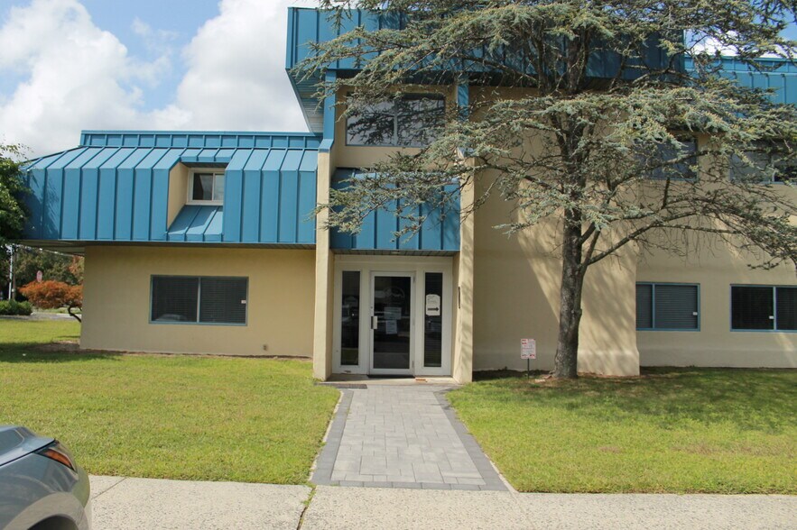 More Photos Of 3321 Doris Ave, Ocean Unknown For Lease