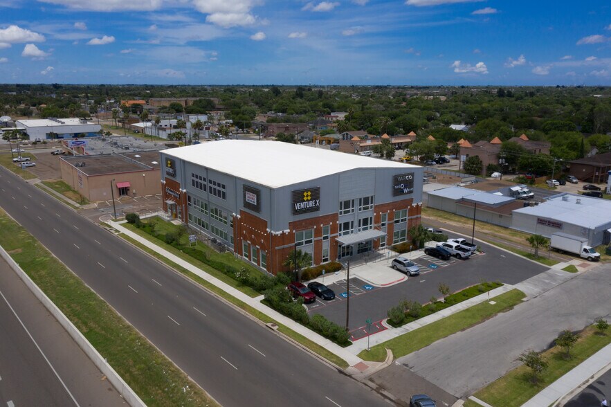 More Photos Of 222 N Expressway, Brownsville Medical For Lease