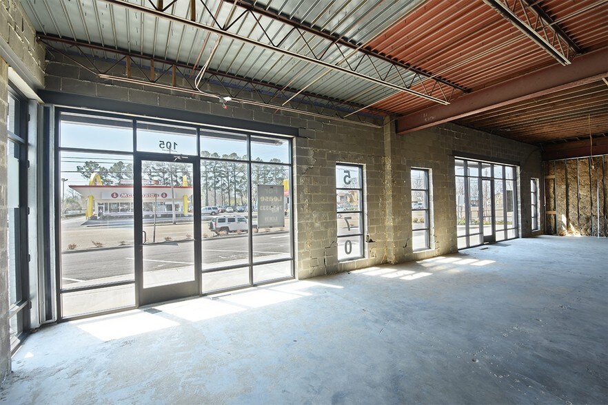 More Photos Of 5270 Poplar Ave, Memphis General Retail For Sale