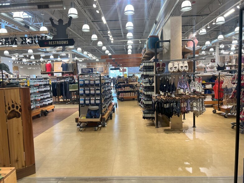 More Photos Of 16630 W Colfax Ave, Golden Freestanding For Sale