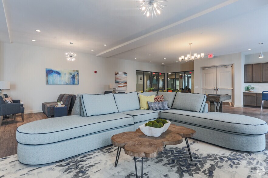 More Photos Of 1850 Merchant Ln, Hampton Apartments For Sale