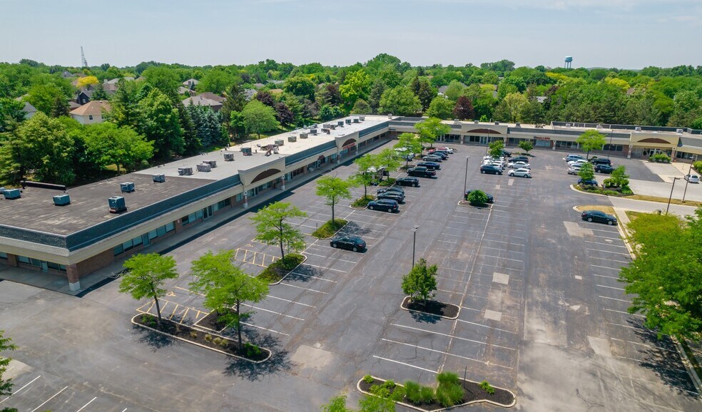 More Photos Of 152-166 S Bloomingdale Rd, Bloomingdale Unknown For Lease