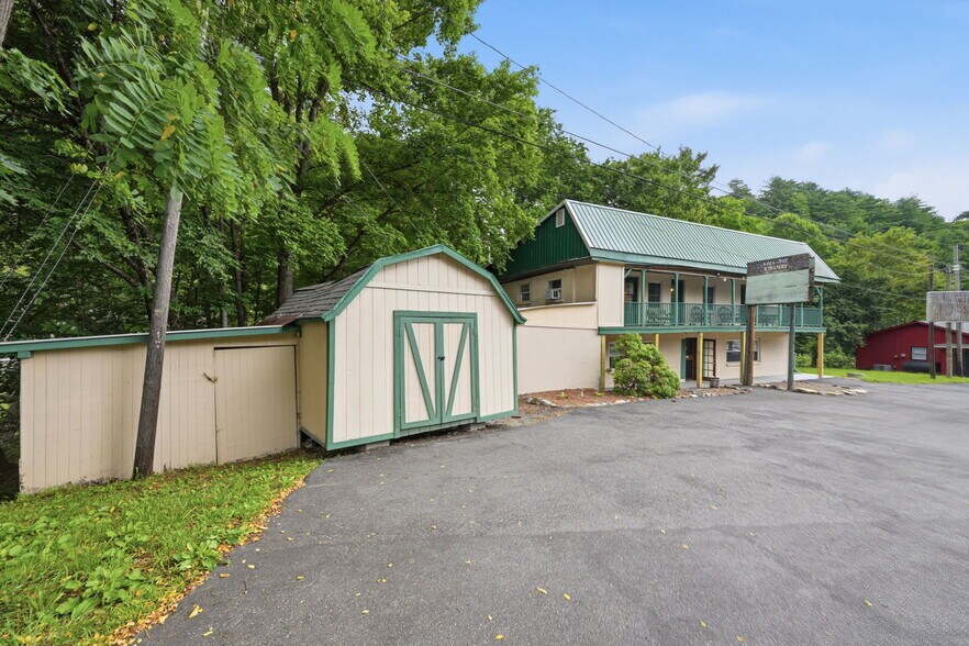 More Photos Of 3385 US Highway 321 S, Blowing Rock Office Residential For Sale