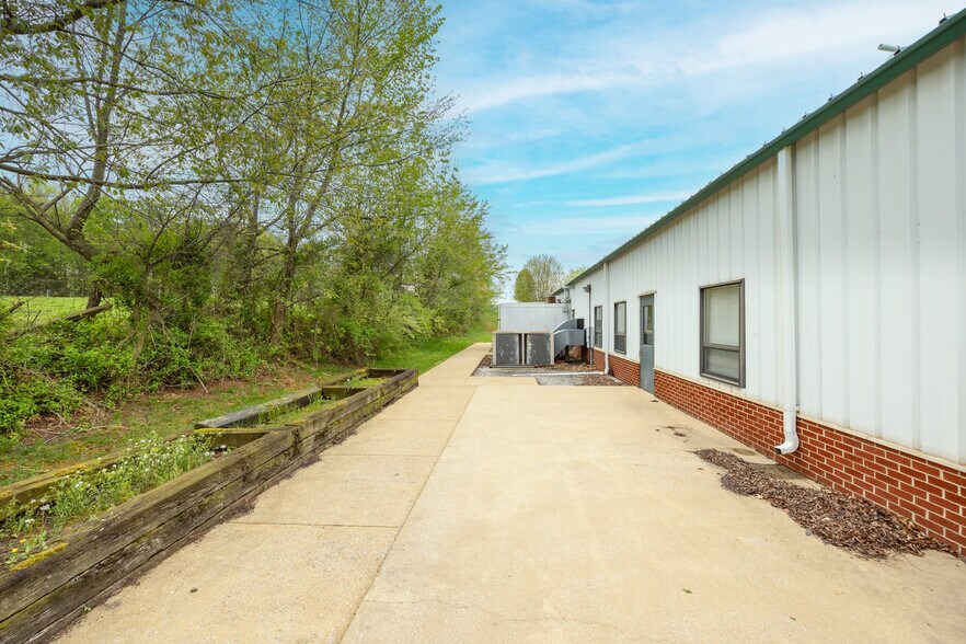 More Photos Of 1265 Goodrich Rd, Stanley Specialty For Sale