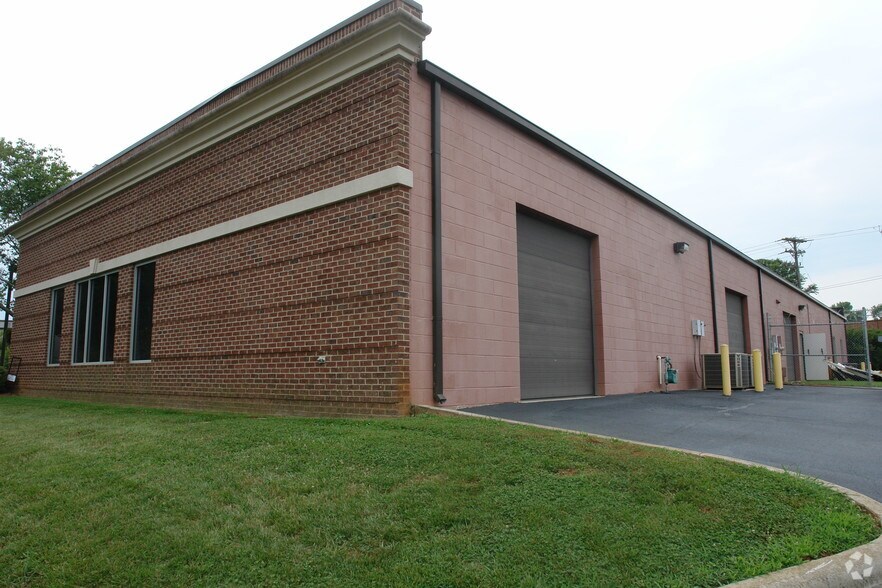 More Photos Of 8030 England St, Charlotte Light Manufacturing For Lease