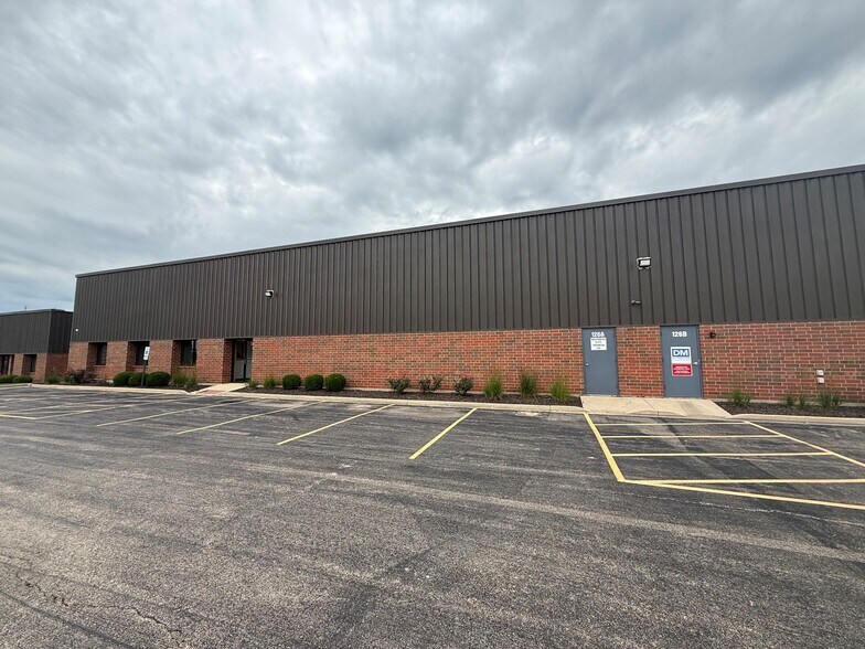 More Photos Of 126 Kirkland Cir, Oswego Warehouse For Lease
