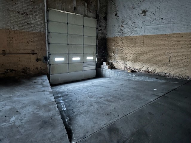 More Photos Of 244 Olive St, South Bend Light Manufacturing For Lease