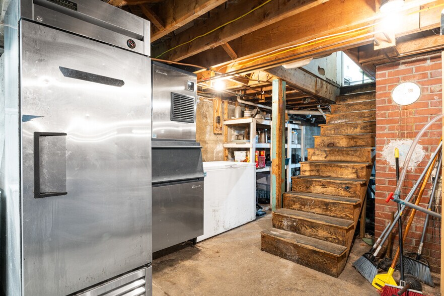 More Photos Of 14 Clark Point Rd, Southwest Harbor Restaurant For Sale