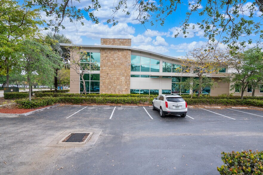 More Photos Of 1970 Sawgrass Mills Cir, Fort Lauderdale Office For Sale