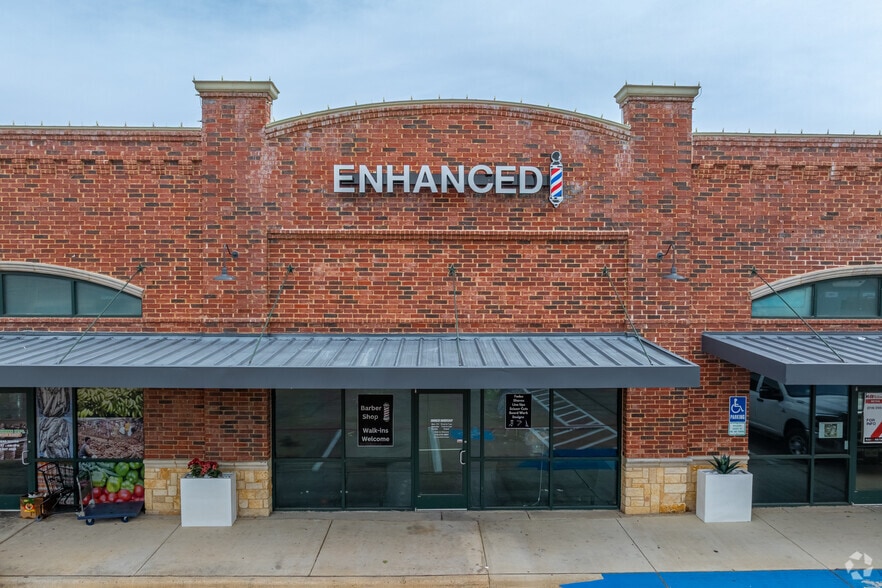 More Photos Of 205 S Main St, Red Oak Unknown For Lease