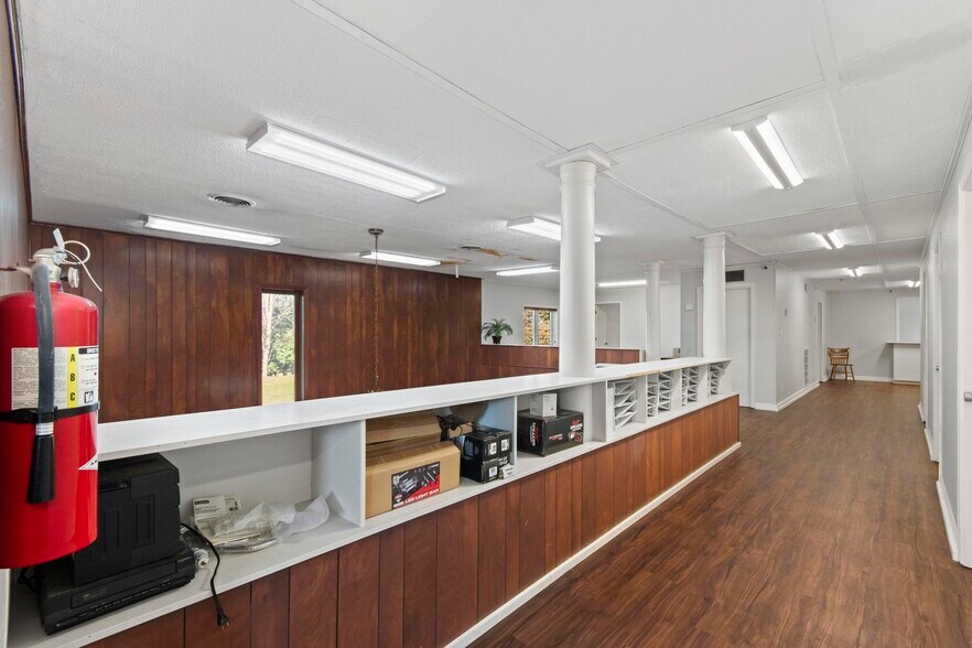 More Photos Of 78 Ash St, Calvert City Office For Sale