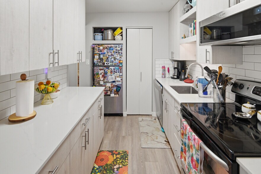 More Photos Of 2362 Franklin Ave, Seattle Apartments For Sale