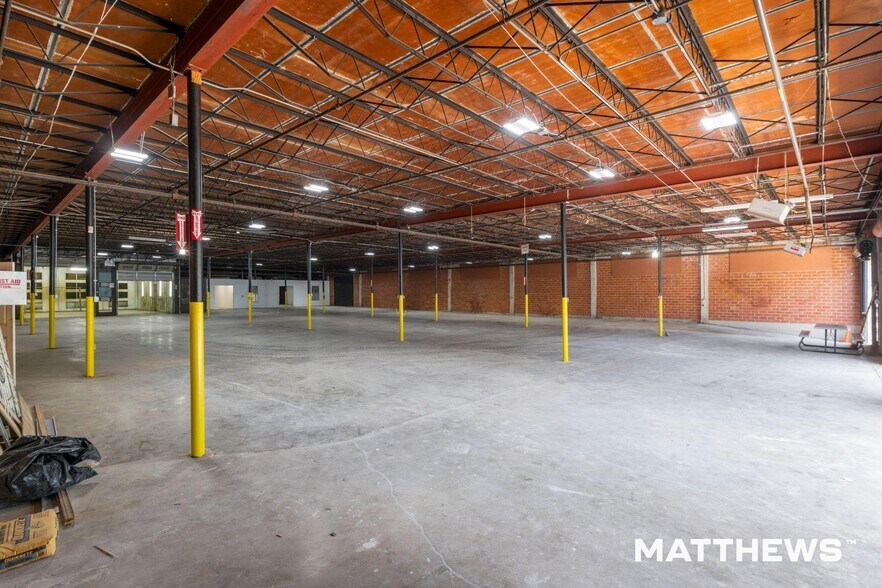 More Photos Of 1027 Morales St, San Antonio Warehouse For Sale