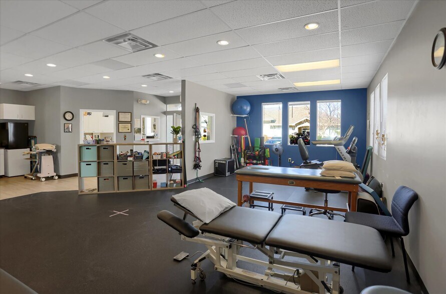 More Photos Of 2224 S Fraser St, Aurora Medical For Sale