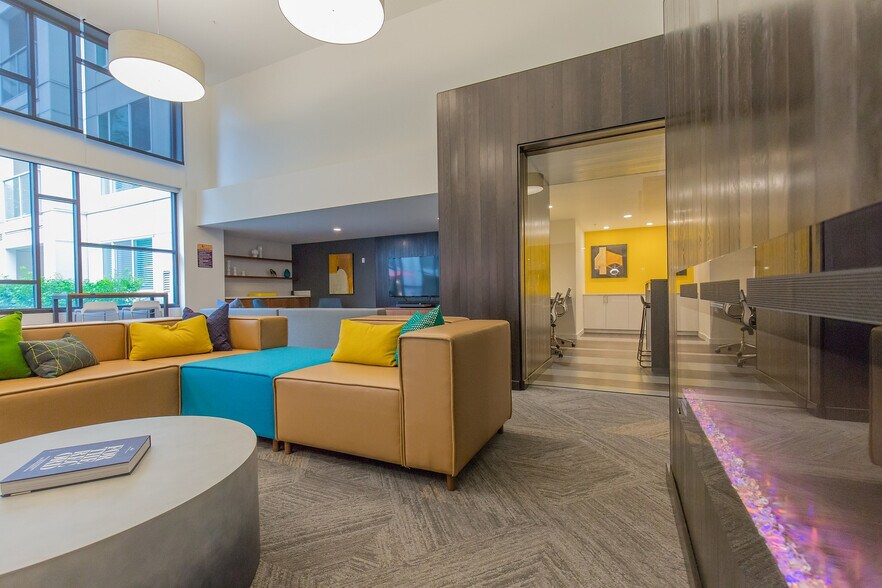 More Photos Of 1250 E Burnside St, Portland Apartments For Lease