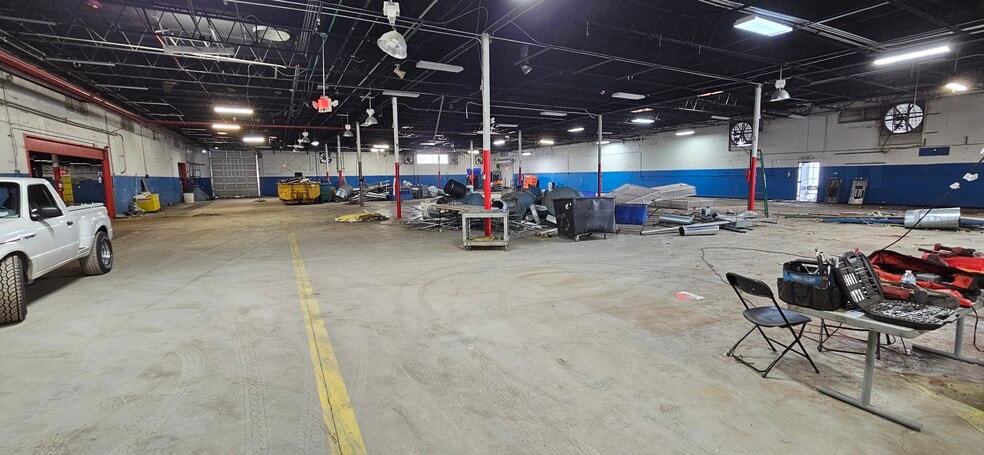 More Photos Of 2320 NW 147th St, Opa-locka Warehouse For Lease
