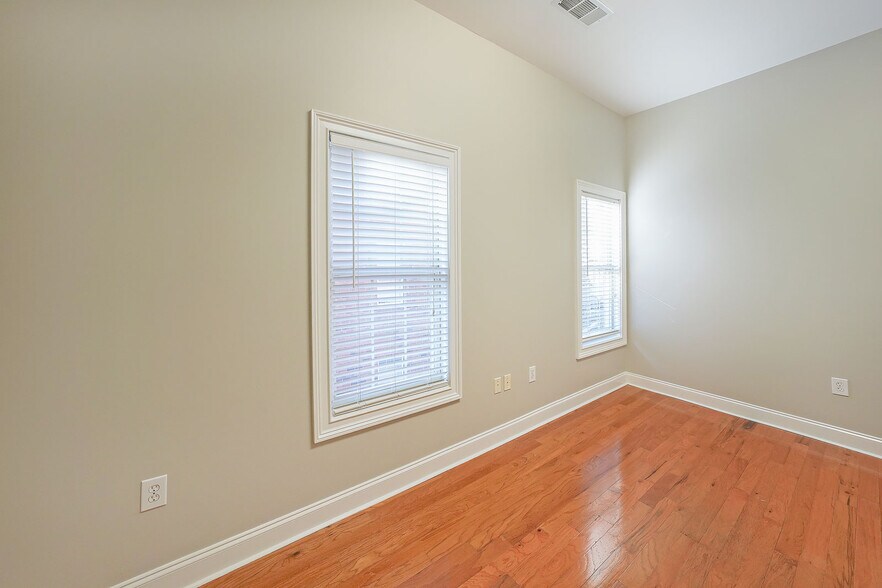 More Photos Of 1301 Shiloh Rd, Kennesaw Office For Sale