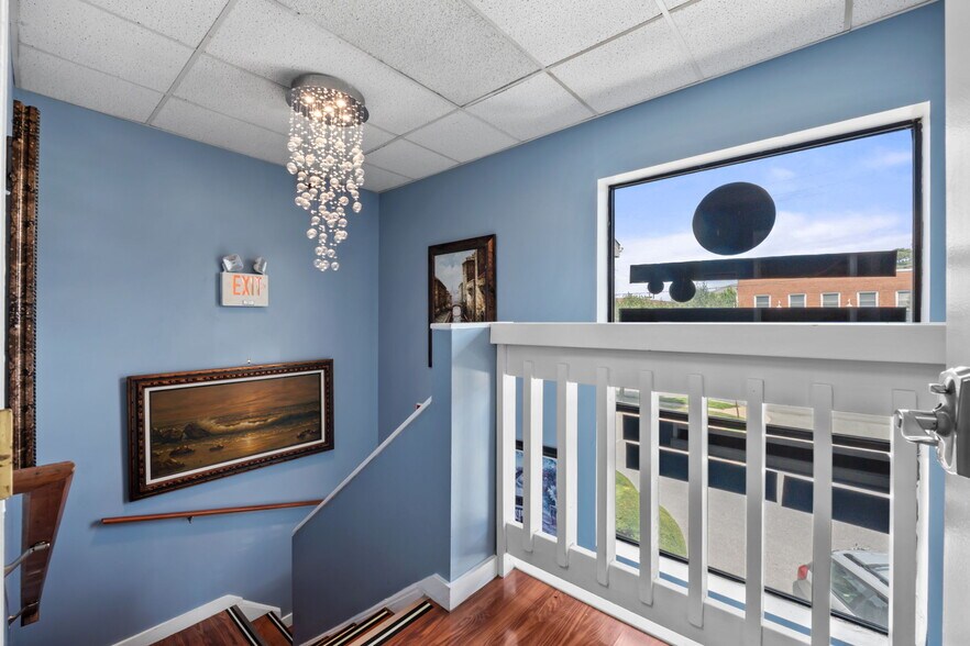 More Photos Of 101 Chestnut St, Gaithersburg Office For Sale