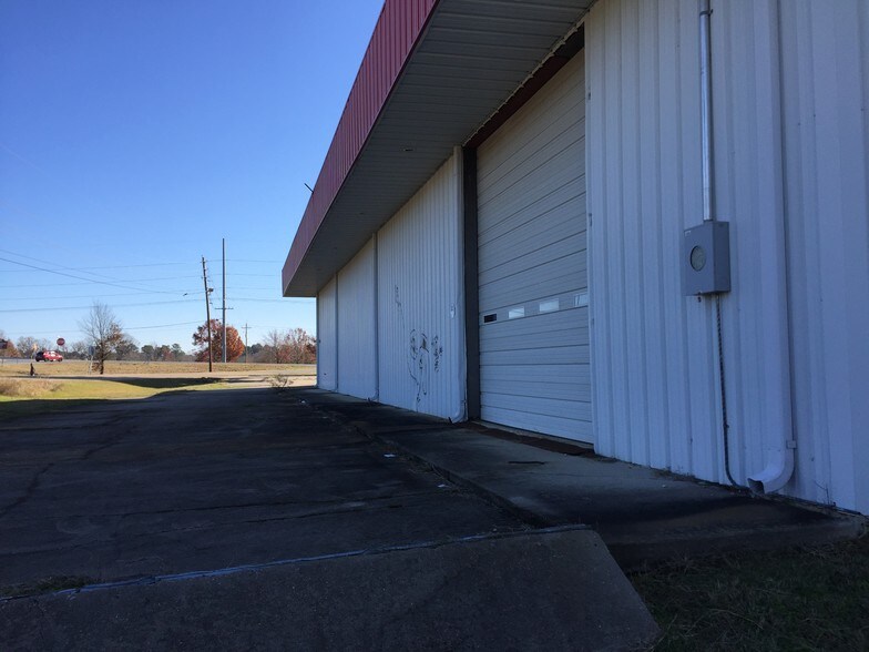 More Photos Of 1120 Realtor Ave, Texarkana Warehouse For Sale