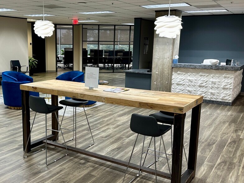 More Photos Of 9101 Lyndon B Johnson Fwy, Dallas Coworking Space